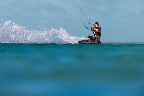 Cours de kitesurf de 3h30 à l’Almanarre à Hyères dans le Var