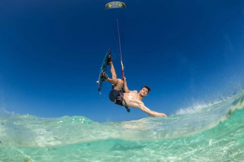 Stage de kitesurf week-end ou semaine sur le spot de l’Almanarre dans le Var